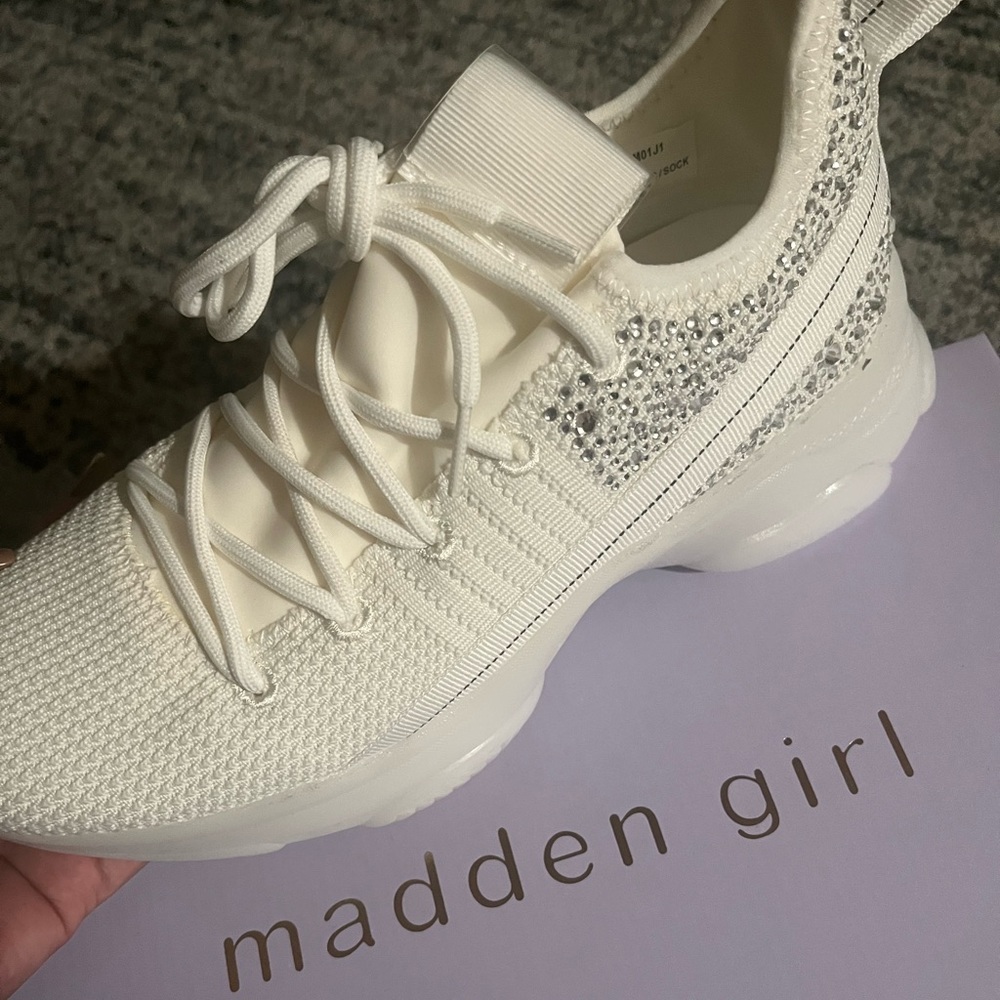 madden girl white sneakers